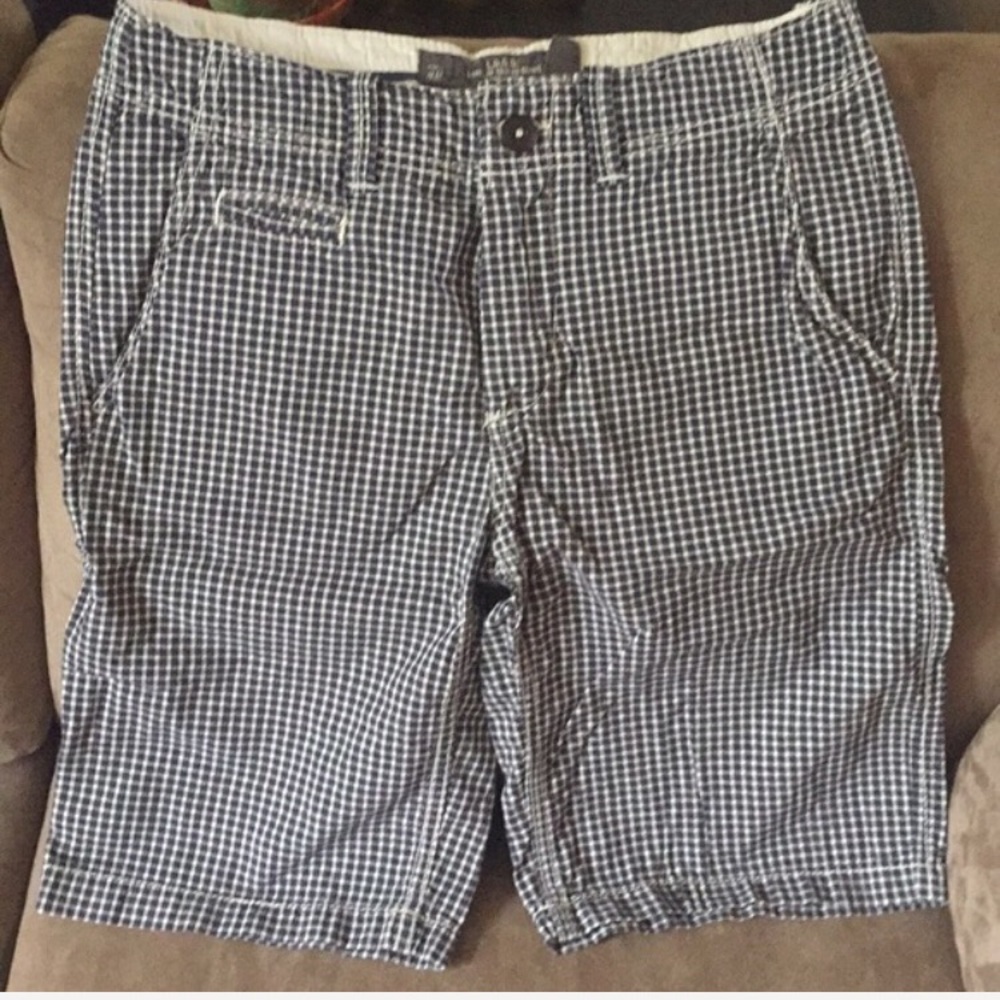 ⤵️DIVIDED (H&M) men’s shorts size 29